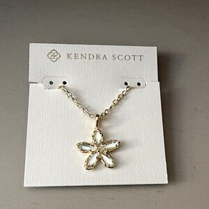 Kendra Scott Gold Floral Pendant Necklace